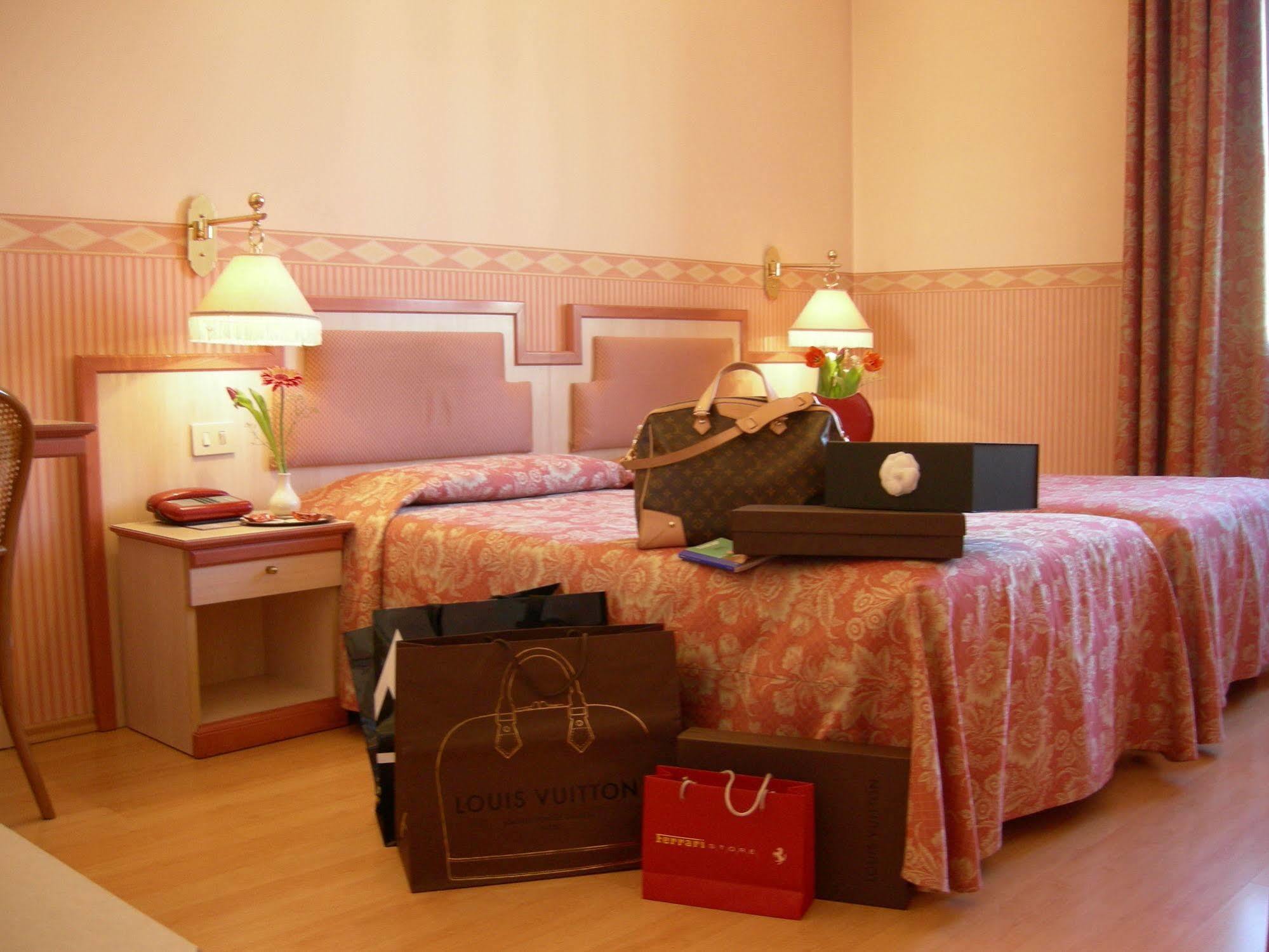 Buenos Aires Hotel Milaan Buitenkant foto