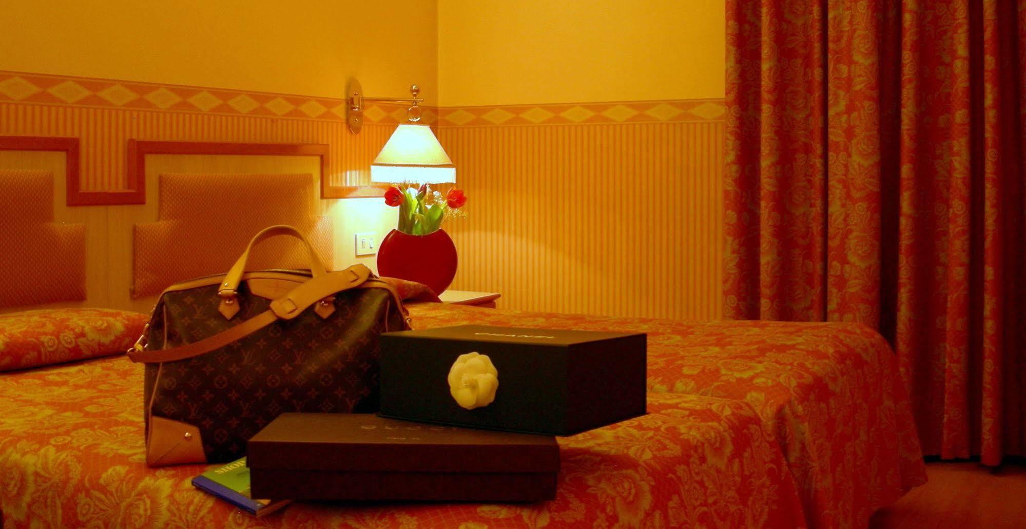 Buenos Aires Hotel Milaan Buitenkant foto